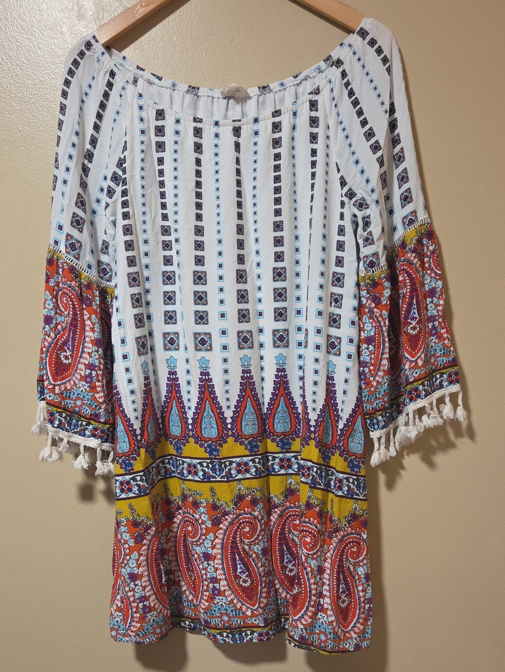 entro White Top with Blue and Orange Accents